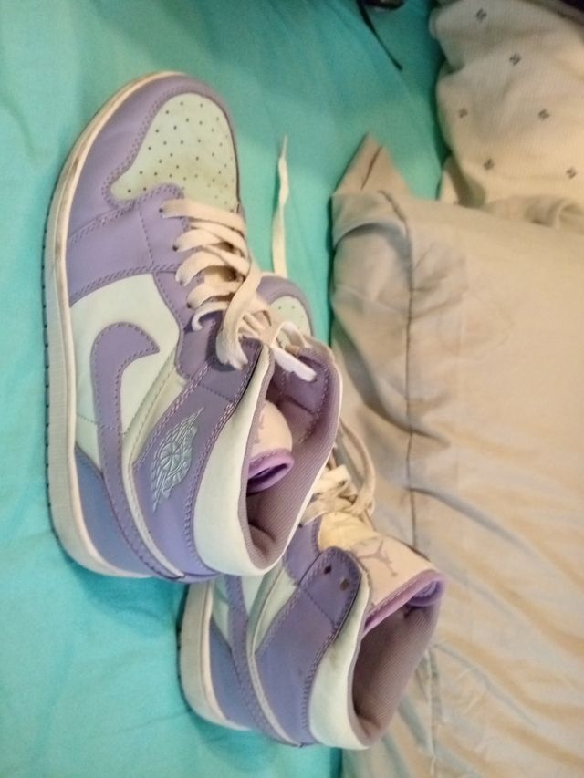 Jordan 1 Verde y Morado