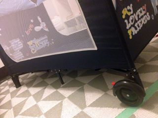 BREVI Cuna de viaje azul con colchoncillo