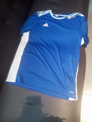 Camiseta Adidas azul talla XL
