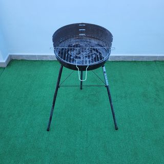 Barbecue a carbonella con grill