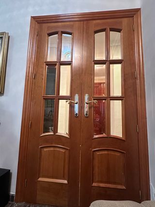 Puertas de madera de cerezo con cristal