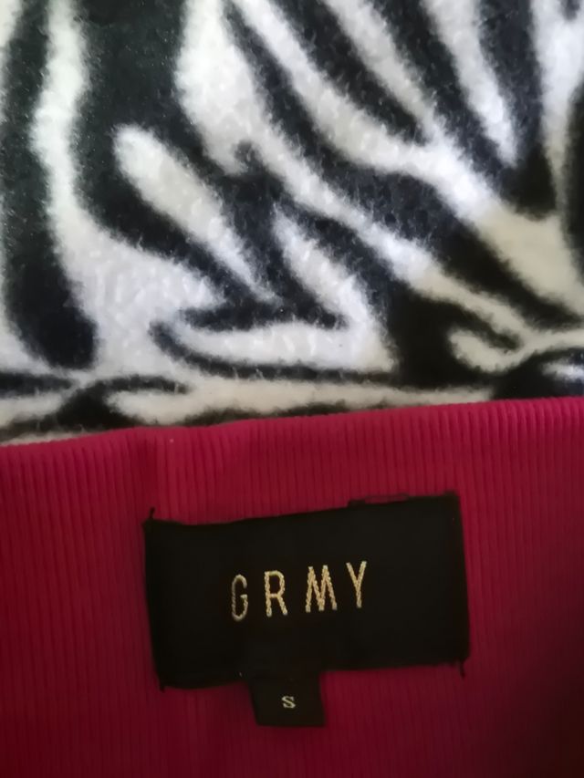 Falda Grimey Roja con Bordado Dorado