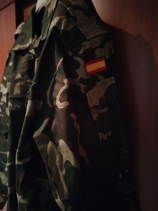 Chaqueta militar camuflaje