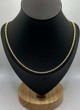 Cadena Salomónica de oro de 18k, 6.06 g, 63 cm. 