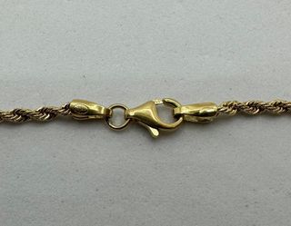 Cadena Salomónica de oro de 18k, 6.06 g, 63 cm. 