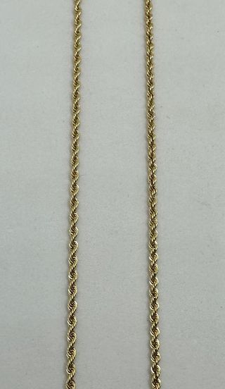 Cadena Salomónica de oro de 18k, 6.06 g, 63 cm. 