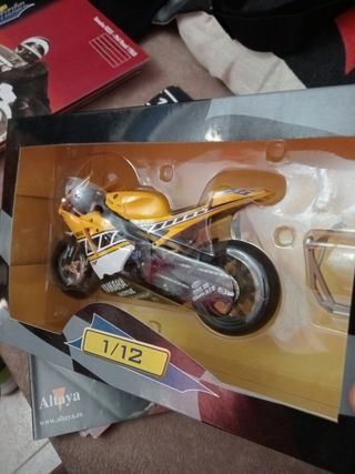 Moto GP Yamaha Valentino Rossi 2005