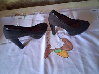 Zapatos de tacón negros