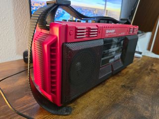 Radio Sharp BoomBox Roja WQ-T232