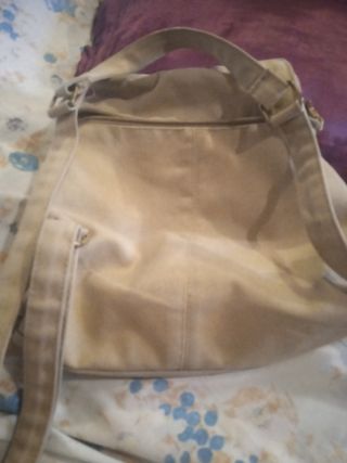 Mochila Beige con Múltiples Bolsillos