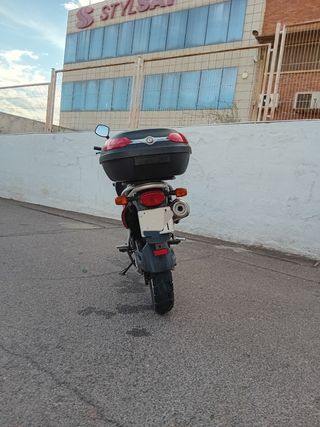 Suzuki Freewind XF 650cc.