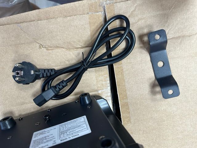 ZQ02011 MOVING HEAD LIGHT#970004