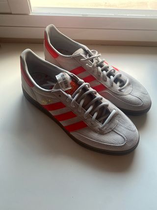 Zapatillas Adidas Spezial Grises y Rojas