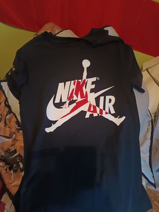 Camiseta Nike Air Jordan Negra las dos por 24€