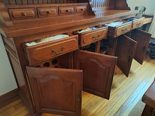 Armario comedor vitrina y cajones madera maciza