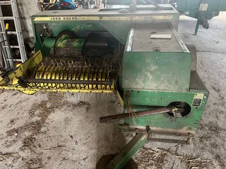 Empacadora John Deere 330 documentada