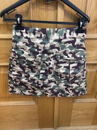 Falda short estampado militar