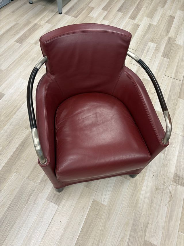 Poltrona Giorgetti in pelle bordeaux