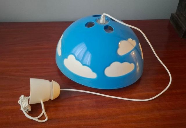 Lámpara infantil azul Ikea