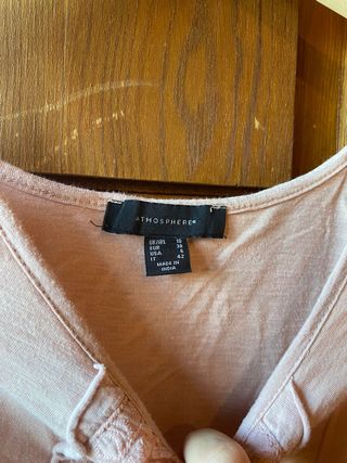 Camiseta rosa palo con volantes