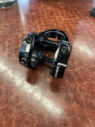 POTENCIA BICI ONOFF  31.8 mm
 Y 30 mm DE LARGA 