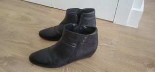 Botines negros planos