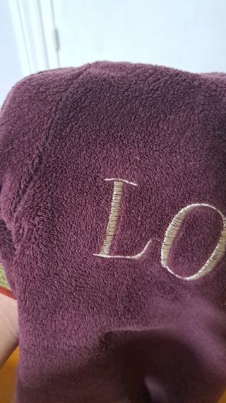 Camiseta de pijama de invierno morada y blanca