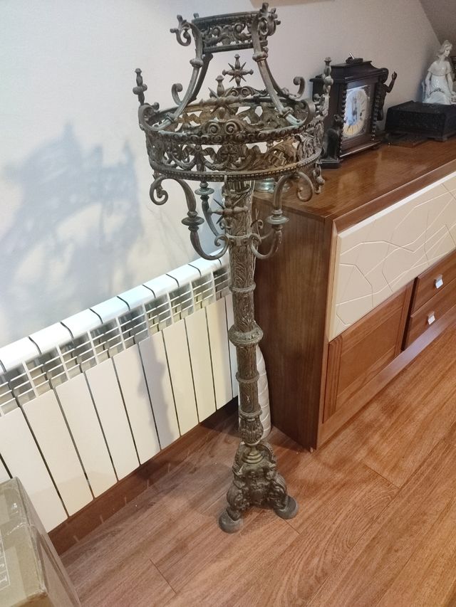 Pieza de iglesia antigua