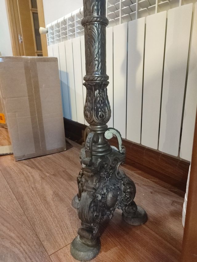 Pieza de iglesia antigua