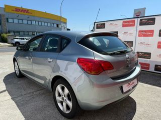 Opel Astra 2012