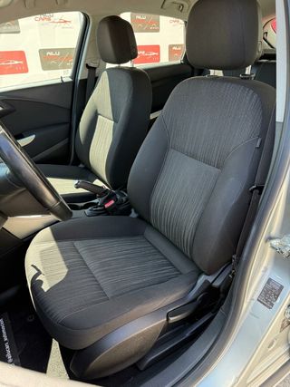 Opel Astra 2012