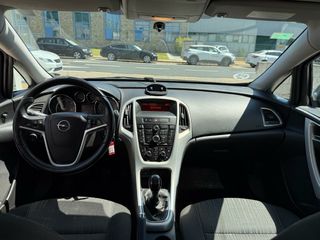 Opel Astra 2012
