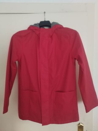 Chubasquero rojo talla 10/12 años