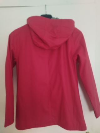Chubasquero rojo talla 10/12 años