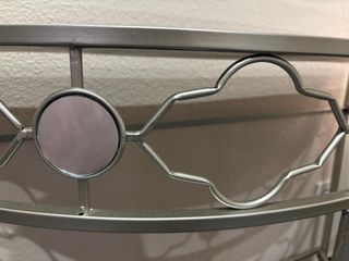 Entradita de cristal y metal plateado