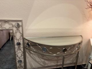 Entradita de cristal y metal plateado