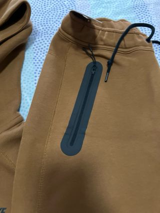 Conjunto Nike Tech Fleece Marrón Nuevo