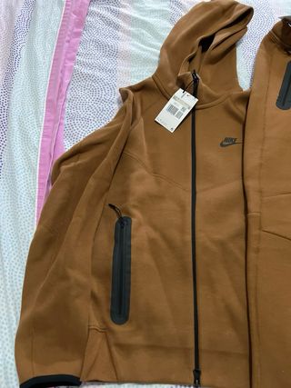 Conjunto Nike Tech Fleece Marrón Nuevo