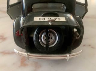Coche a escala Citroën 15 CV 6 Cyl (1952)