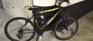 Bicicleta BH Negra y Amarilla