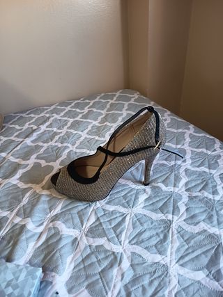 Zapatos de fiesta dorados y negros T39