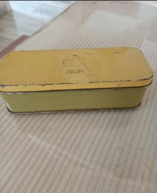 Máquina de coser Alfa antigua