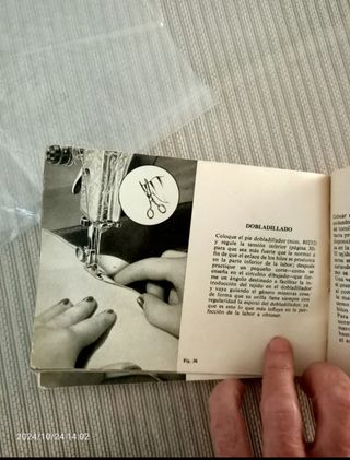 Máquina de coser Alfa antigua