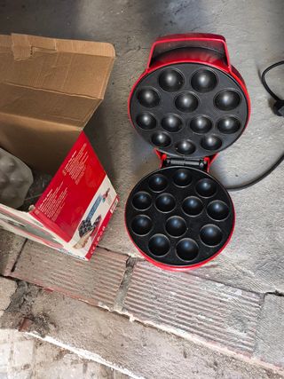 Máquina para hacer cake pops roja