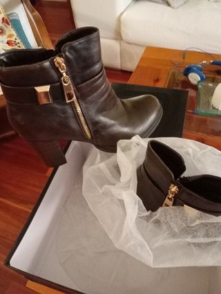 Botines polipiel marrones nuevos