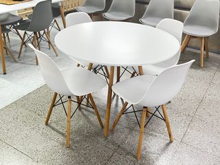 NUEVA!! MESA REDONDA CON 4 SILLAS!!