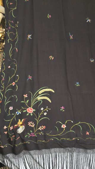 Mantón de manila antiguo ala de mosca bordado 4 es