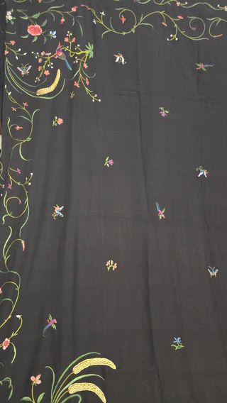 Mantón de manila antiguo ala de mosca bordado 4 es