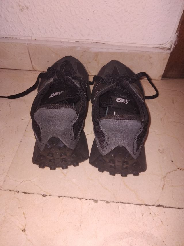 Zapatillas New Balance Negras y Grises