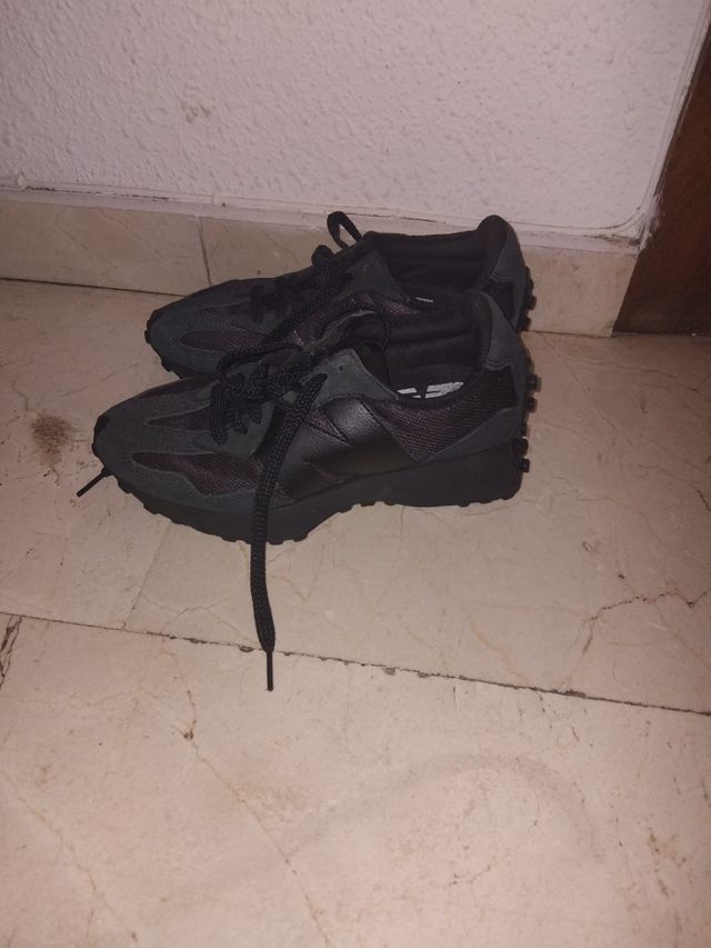Zapatillas New Balance Negras y Grises